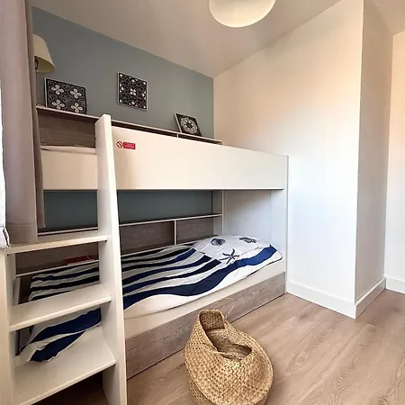 Hébergement de vacances Maison T3 Avec Piscine - 4 Personnes
